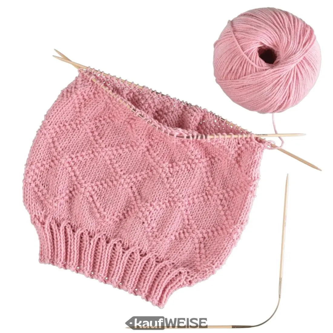 Pink gestrickter Pullover mit Wolle und Nadeln für addi Crasy Trio Socken