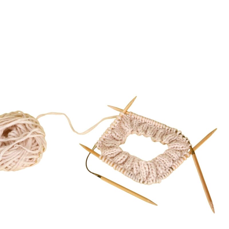 Rundstrickprojekt mit addi Crasy Trio Socken nadeln und buntem Garn