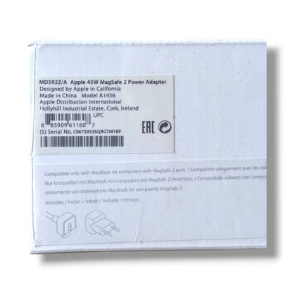 Weißer Karton mit Apple 45W MagSafe 2 Netzteil für MacBook Air neu ovp