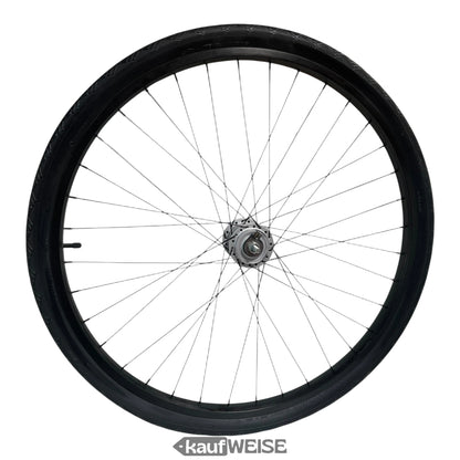 Schwarzes Sturmey Archer HDS12 Nabendynamo Vorderrad 26 Zoll mit silbernen Speichen