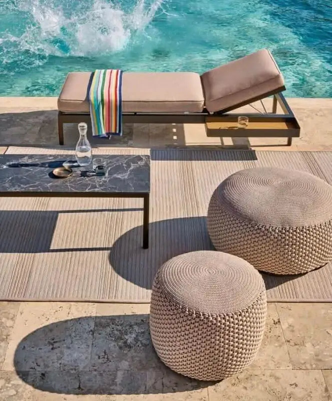 Weishäupl Pouf Hocker für Indoor und Outdoor in Taupe 55cm als stilvolle Lounge-Möbel